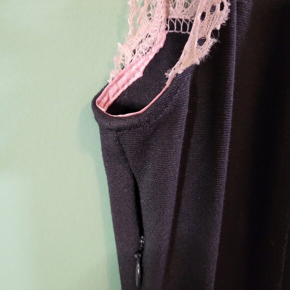 Le Chateau pink and black lace sleeveless top - Picture 4 of 4